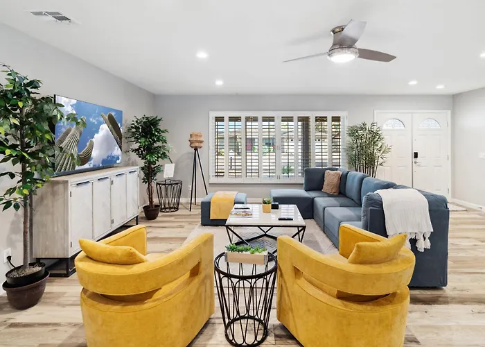 Spacious Scottsdale Getaway With Pool Holiday home *