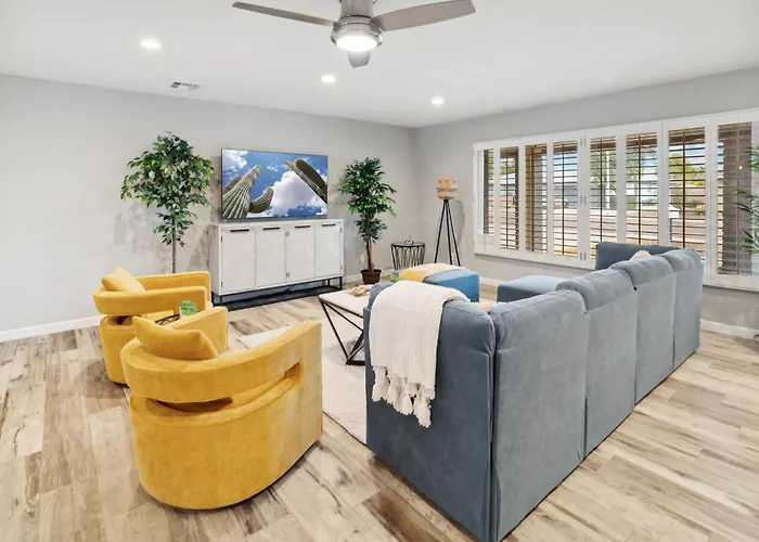 Spacious Scottsdale Getaway With Pool Holiday home Tempe