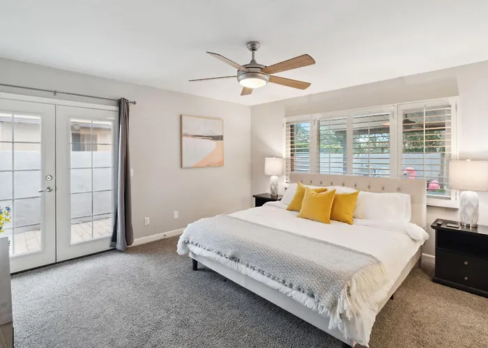 Holiday home Spacious Scottsdale Getaway With Pool Tempe