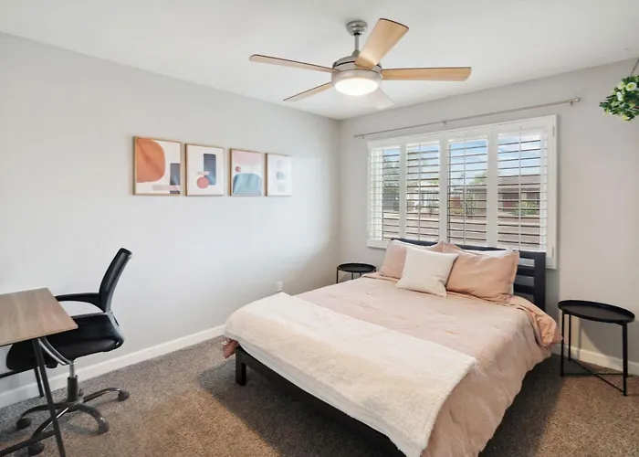 Holiday home Spacious Scottsdale Getaway With Pool Tempe