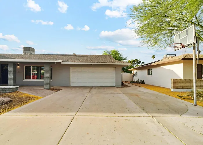 Holiday home Spacious Scottsdale Getaway With Pool Tempe